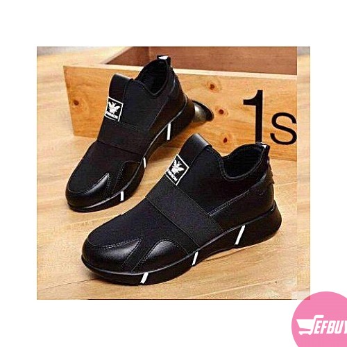 Women's comfortable sneakers- black