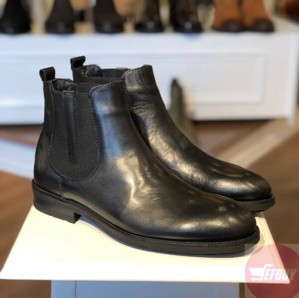 Genuine leather boots with rubber sole-Black.