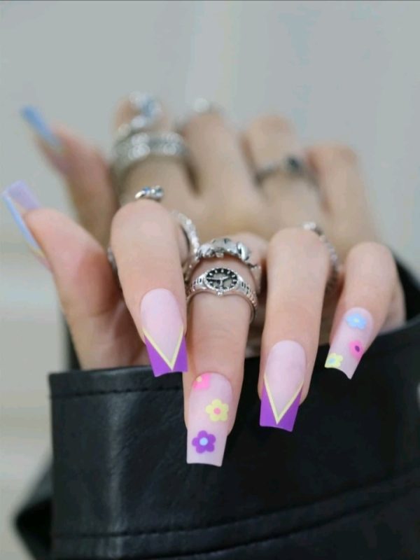 Press on nails - Image 4