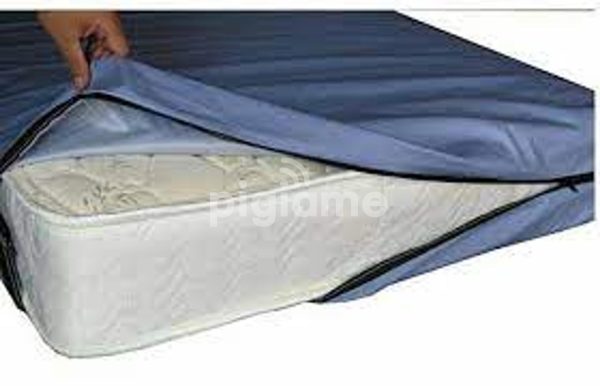 3x6(4) Inches PVC Macintosh mattress protector -Black.